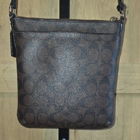 (J8) Coach Brown Messenger Bag with Structured Design Cross Body Design - Picture 5 of 15